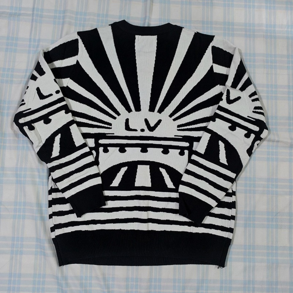 Louis Vuitton Black and White Sweater - Picture 7 of 8